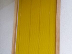 РАМКА СО ВОСОЧНА ТАБЛА